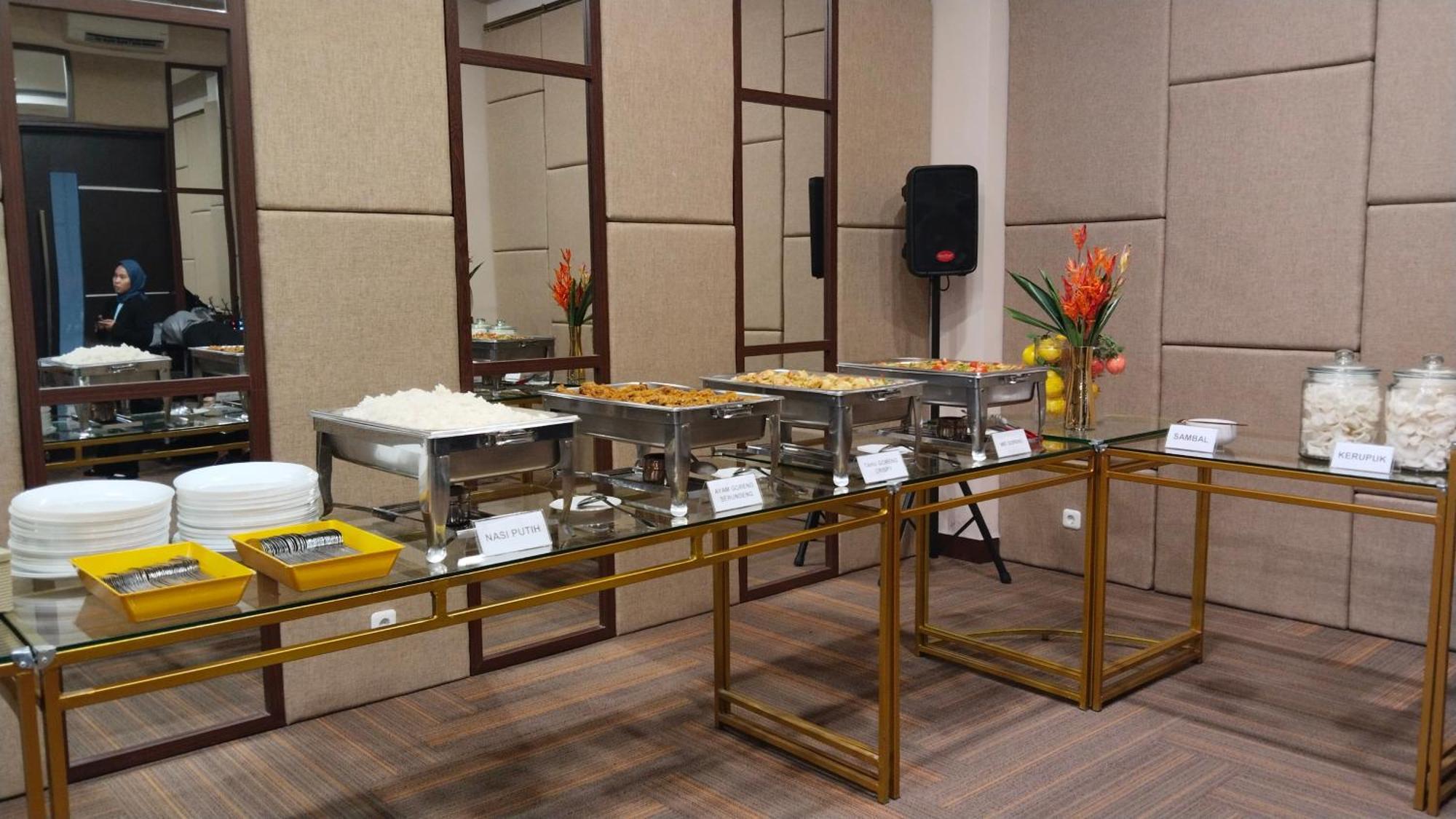 Cordova Suites 三宝垄 外观 照片