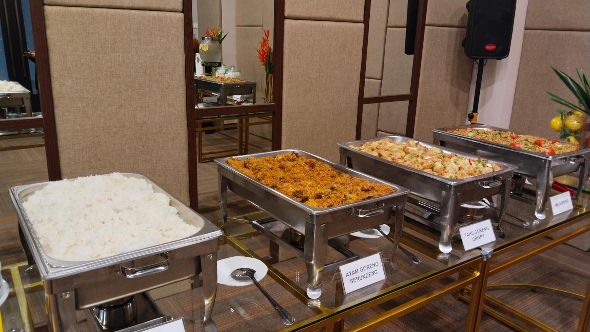 Cordova Suites 三宝垄 外观 照片